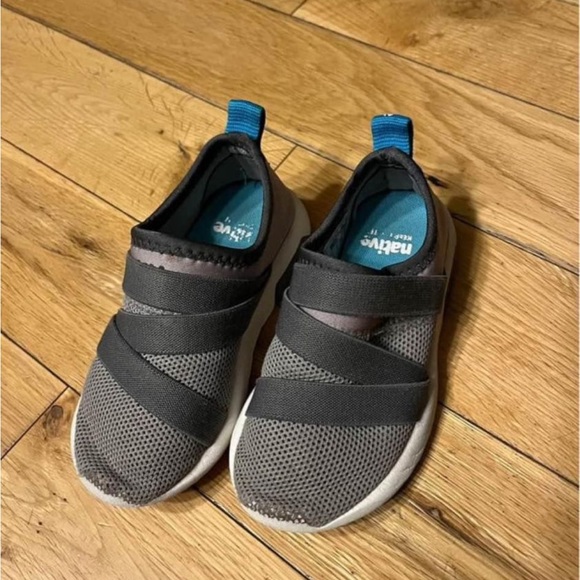 Native loafer slip ons 9 - Picture 1 of 5